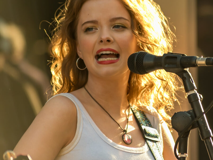 2018 Dea Matrona Busking in Grafton Street 26 900x675